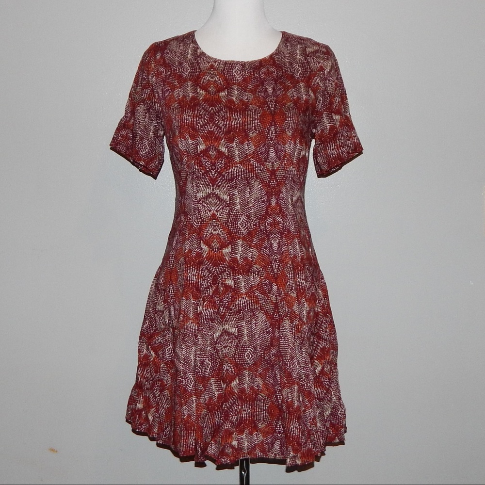 Forever 21 Contemporary Short Sleeve Dress